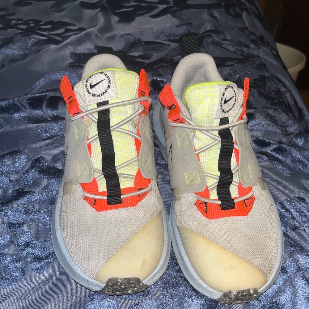 Kids Nike size 1. Used needs a good cleaning